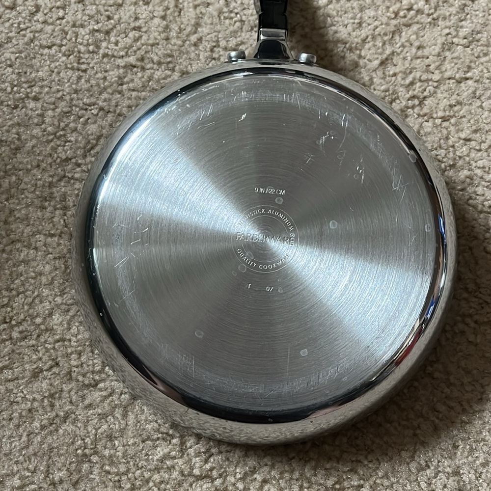 Set of 2 Farberware Skillets - Picture 5 of 5